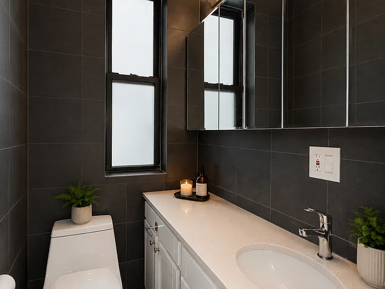 243 E 13th St #13 — Photo 6