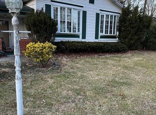 10 Windgate Rd, Cherry Hill, NJ 08003