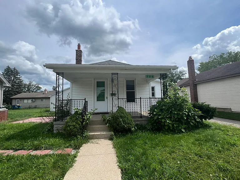 506 Somerset Ave — Photo 1