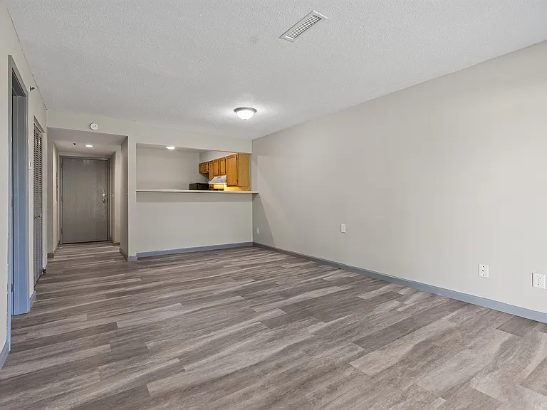 The Hill Apartments — Photo 4