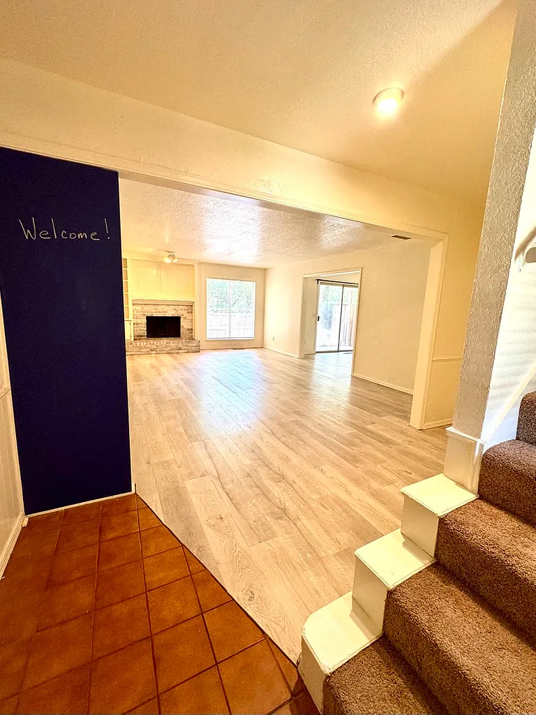 3 bed, 2.5 bath, 1600 sqft, $1,525 — Photo 1
