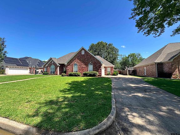 3rd image of 1305 River Bend Dr