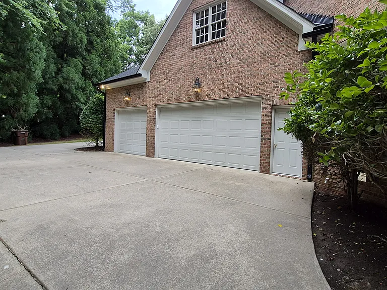 4413 Turnberry Cir — Photo 37