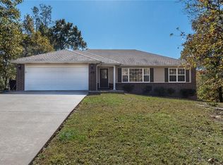 17 Munster Dr, Bella Vista, AR 72715