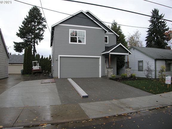 2nd image of 439 NW Garibaldi St
