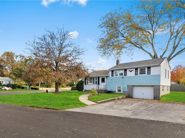 16 Way Ave, Warwick, RI 02888