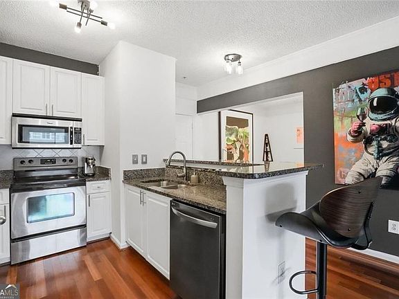 4th image of 10 Perimeter Summit Blvd #4308