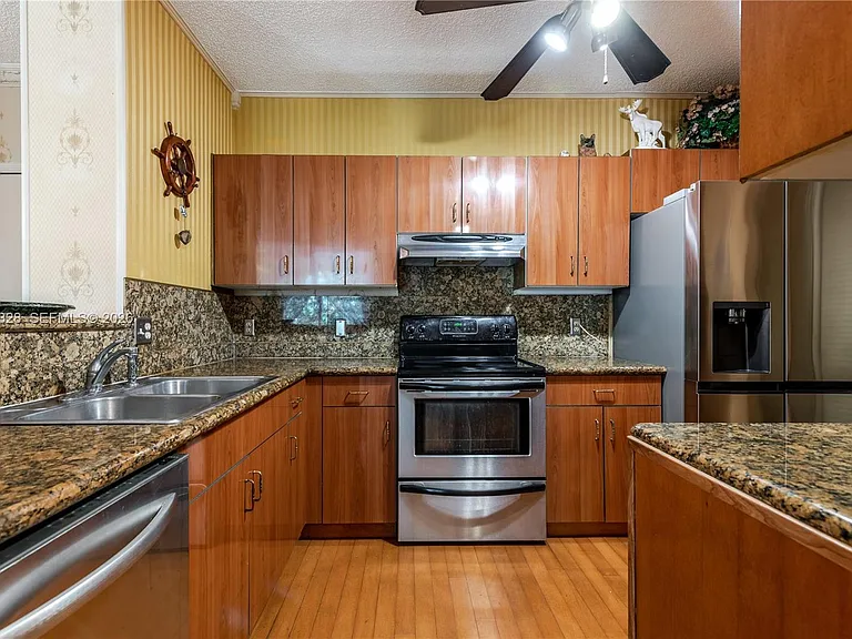 19601 E Country Club Dr #7102 — Photo 12