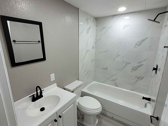 5th image of 5104 Little Lake Ct #5104