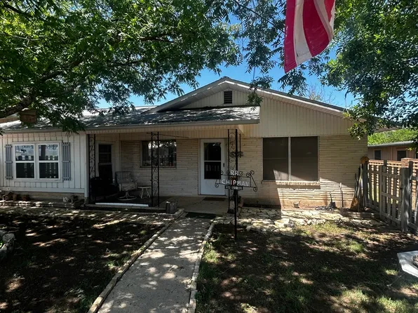 1304 Ridge, Kerrville, TX 78028