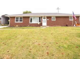 13 Blackburn Dr, Belleville, IL