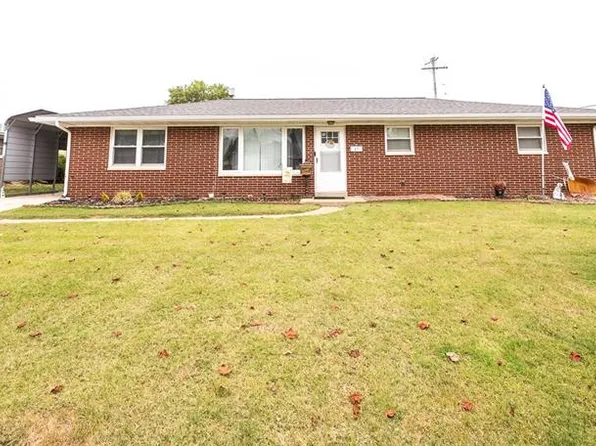 13 Blackburn Dr, Belleville, IL 62226