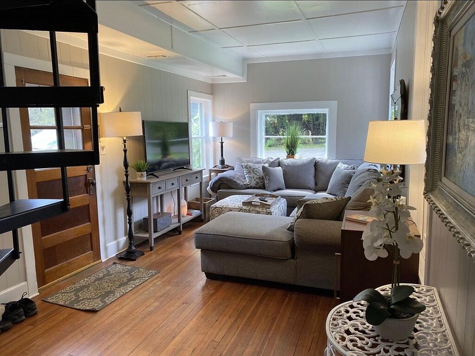 1st image of 419 Church St