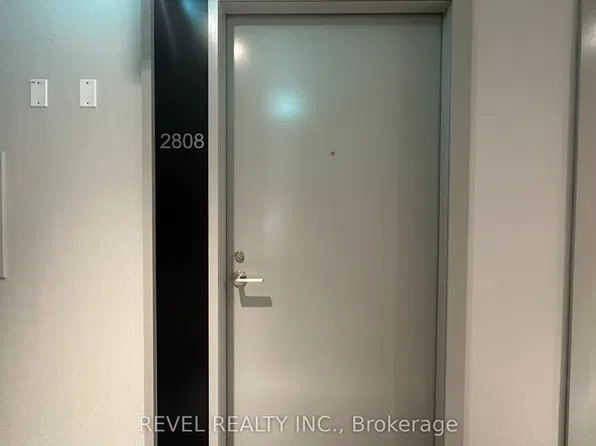 400 King St W, Toronto, ON