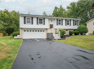 64 Candy Ln, Orchard Park, NY 14127