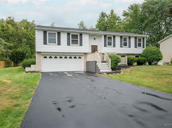 64 Candy Ln, Orchard Park, NY 14127