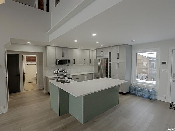 3rd image of 2 Lakeview LANE