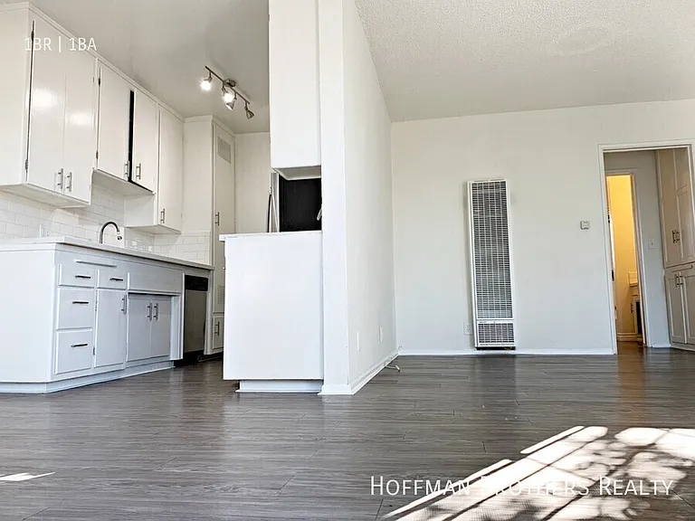4845 W Slauson Ave #5 — Photo 1