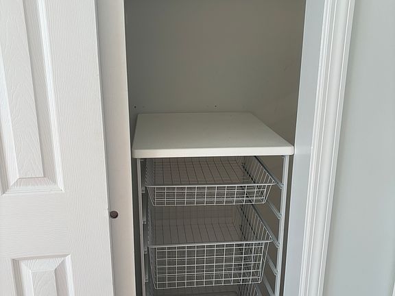 4th image of 207 13th Ave APT 7