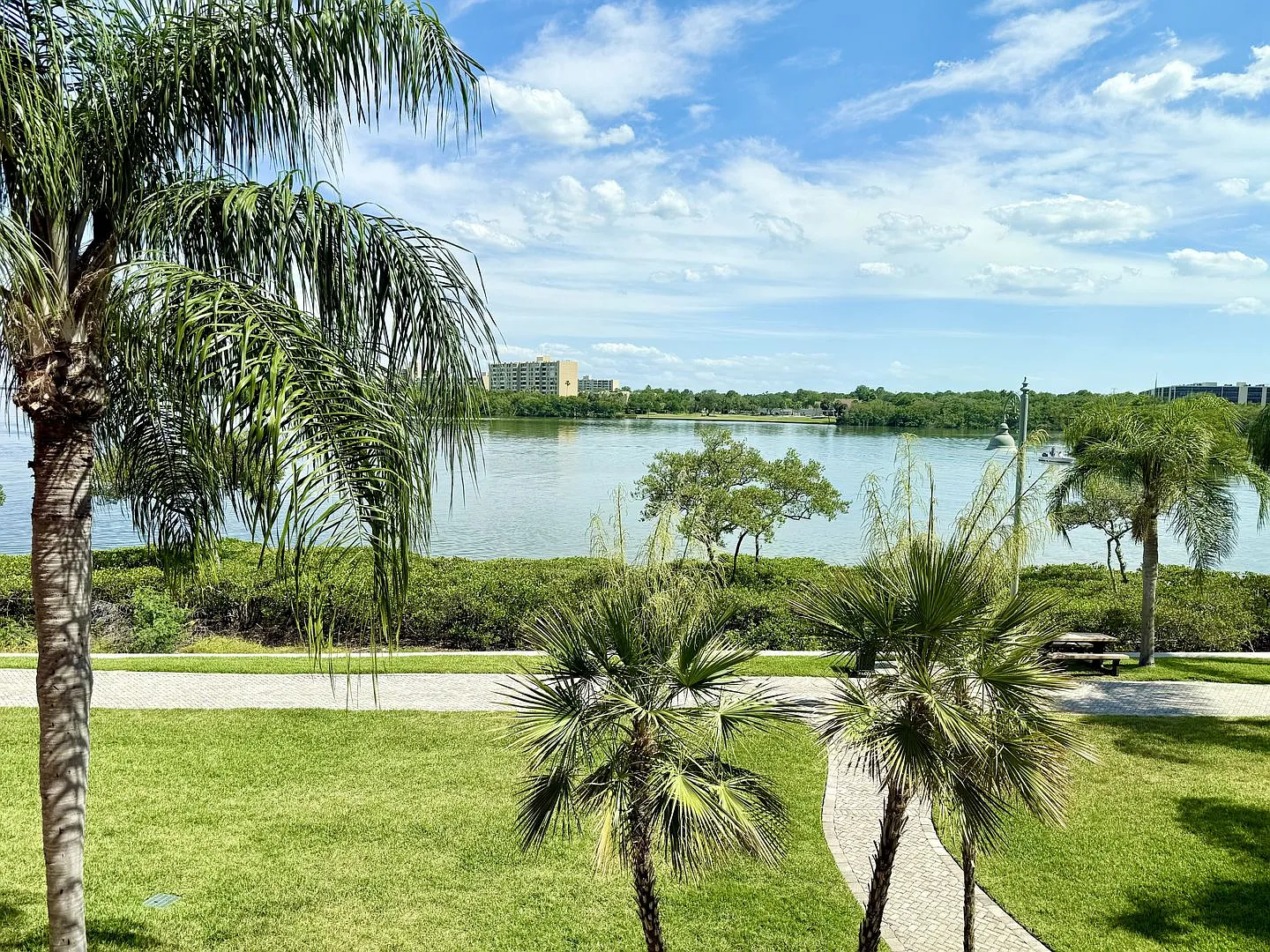 Furnished waterfront 2Bedrooms / 2Baths condo | Resort-style living in Grand Venezia! — Photo 3