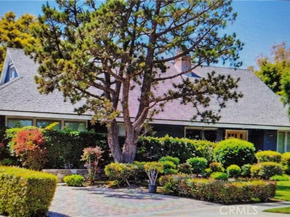 4140 Country Club Dr, Lakewood, CA 90712