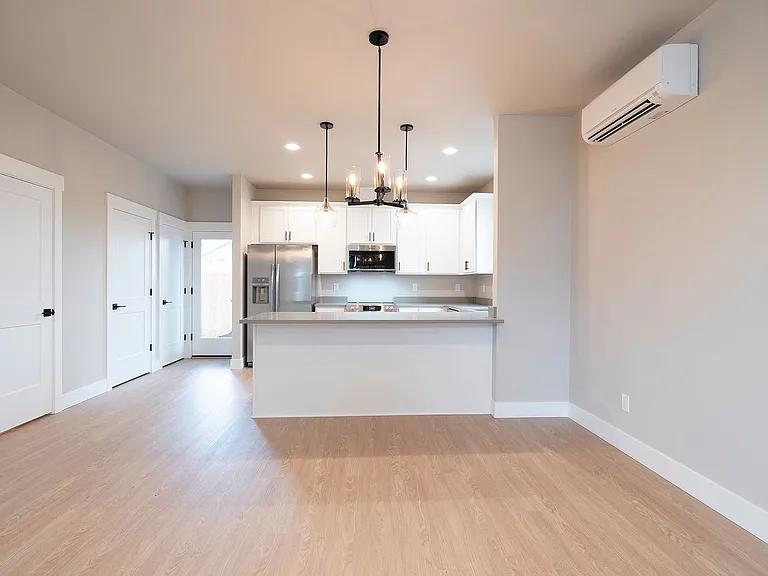 15893 SE Washington Ct — Photo 8
