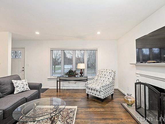 4th image of 3039 Hall St SE