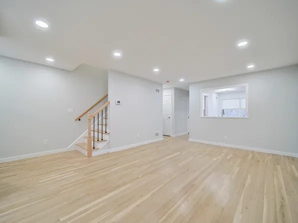 196 W Madison Ave APT 15, Dumont, NJ 07628