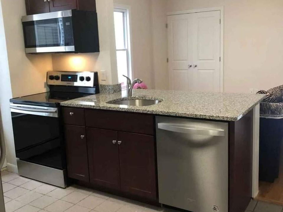 1st image of 8 Fair St Unit 3