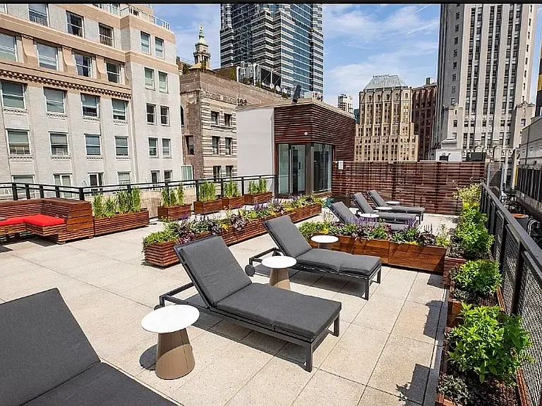 25 Broad St #20D — Photo 11