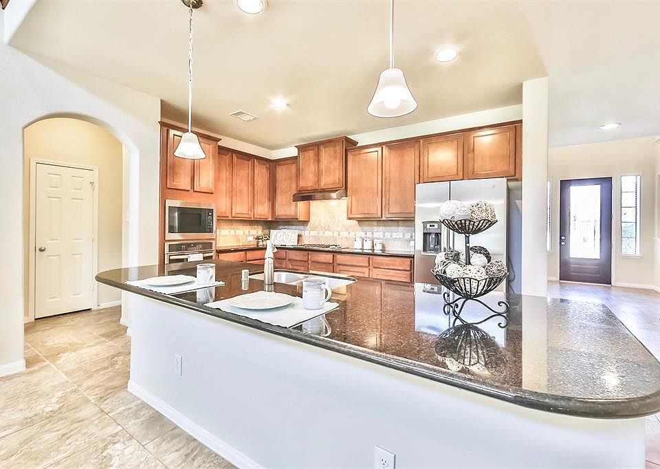 1st image of 21115 Barton Hollow Ln