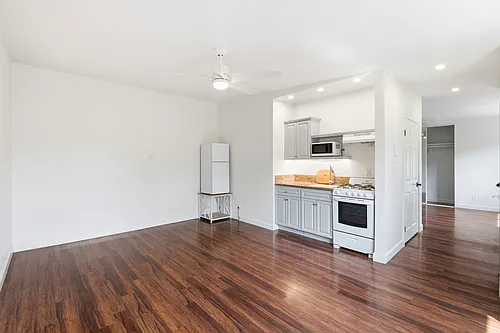 528 W Maplewood Ave #A Photo 1
