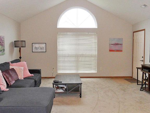 3rd image of 6847 Silverrock Dr