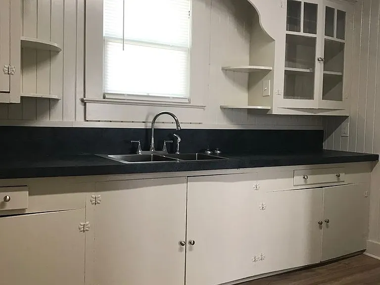 812 General Mouton Ave — Photo 12