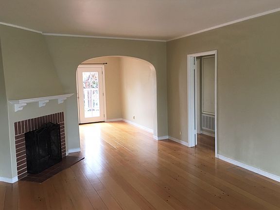 3rd image of 317 Hollister Ct
