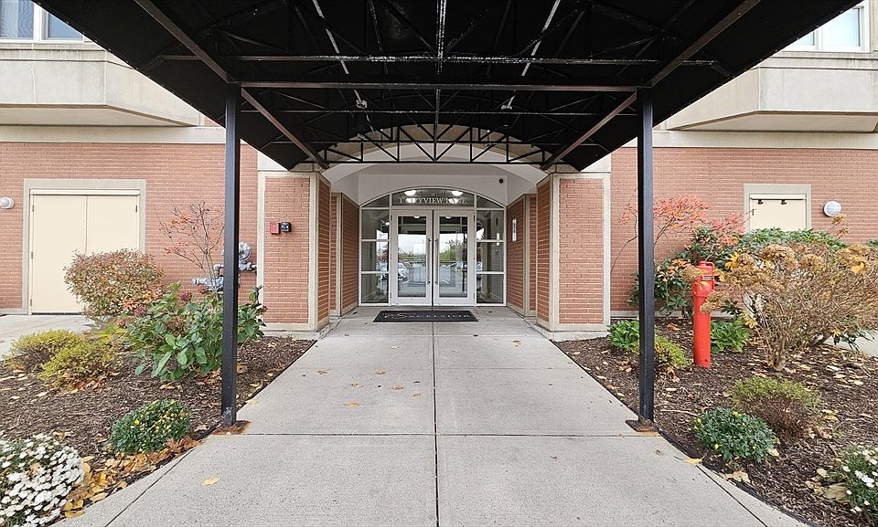 1st image of 1 Cityview Ln Unit 707