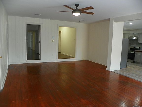 5th image of 2956 Hollywood St