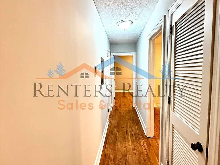 2105 Epworth Dr NE #F — Photo 8