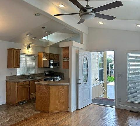 2nd image of 163 Quail Hollow Dr #163