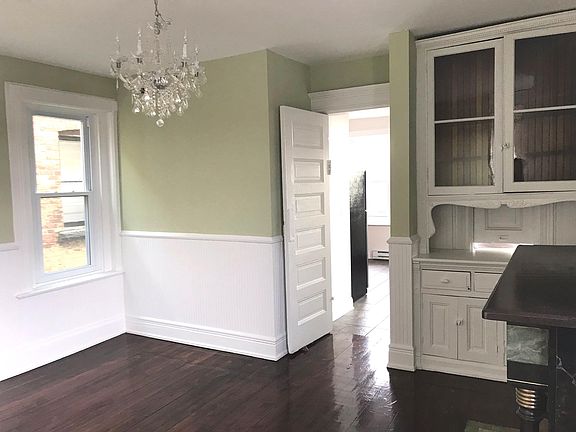 3rd image of 228 Allen St #3