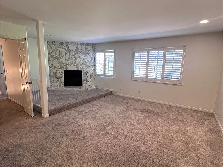 10209 Oakdale Ave — Photo 13