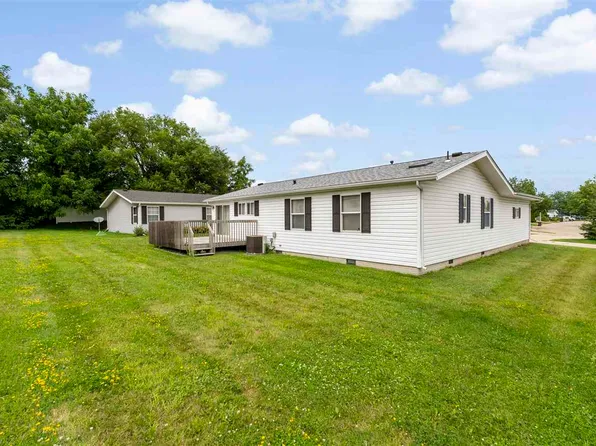 216 Paddock Cir, Iowa City, IA 52240