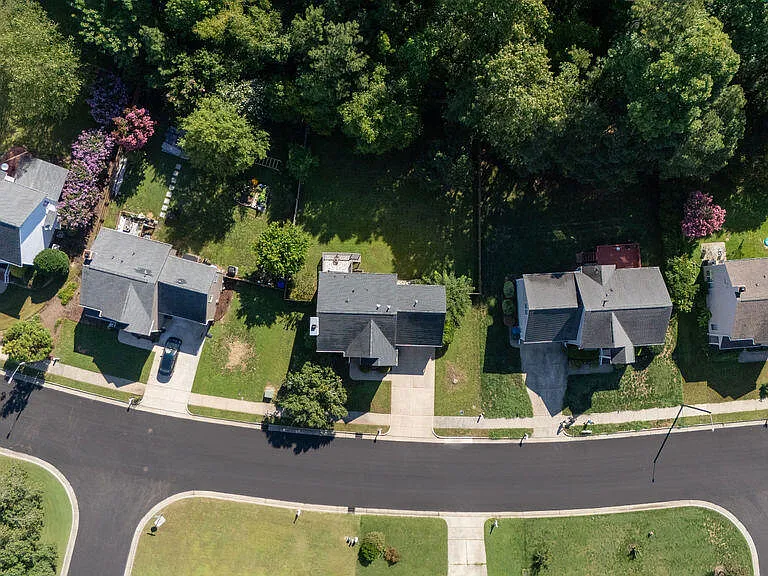 5803 Whisperwood Dr — Photo 43