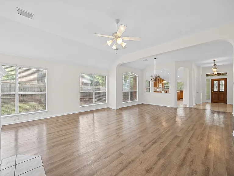 2000 Maize Bend Dr — Photo 13