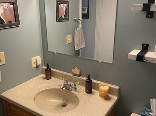 181 Thimbleberry Rd, Malta, NY 12020