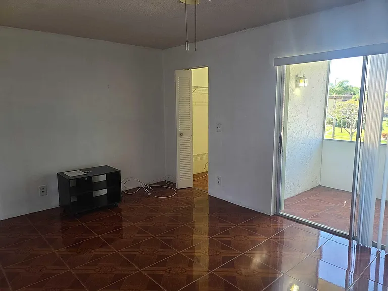 555 Purdy Ln #317 — Photo 11
