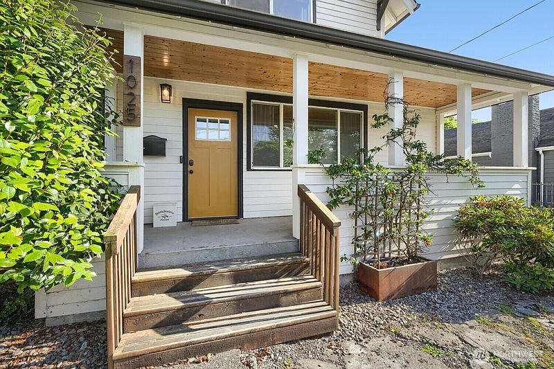 3rd image of 1025 S Donovan Street