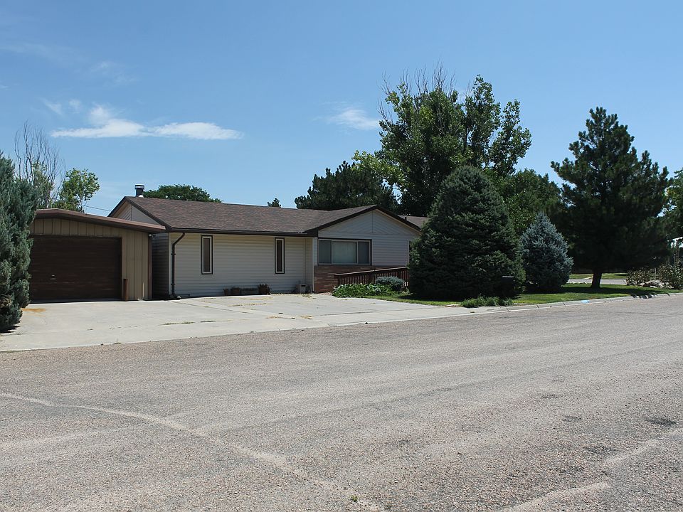 1014 Cedar Drive-front