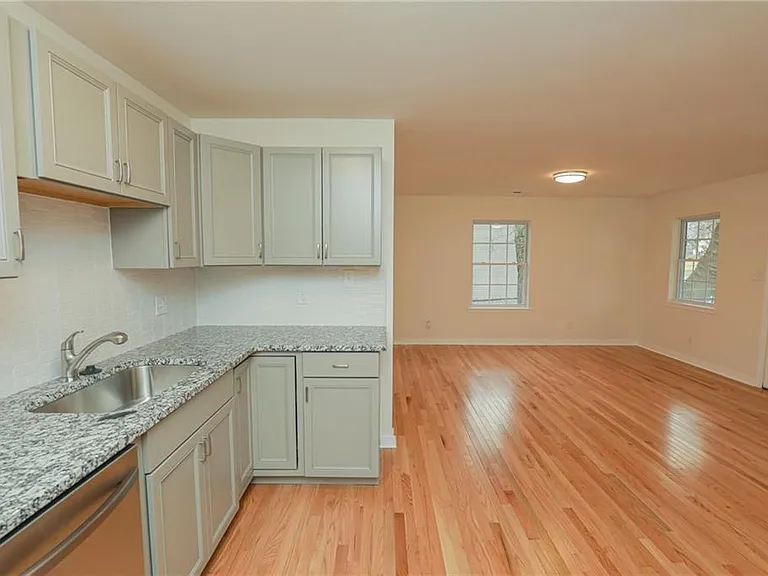 120 Lipscomb St — Photo 13