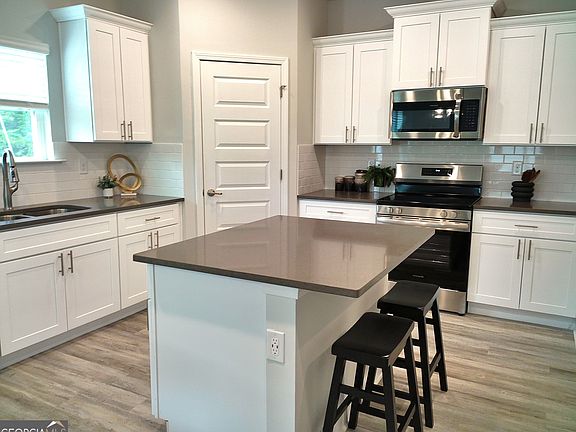 2nd image of 1117 Barrington Place Way